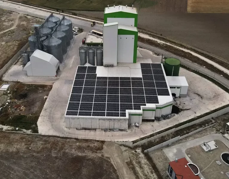 Polatlı tesisisimiz 38.040 m² alan üzerine kuruludur. Tesisimizde depolama kapasitesi, bir adet liftli bir adet liftsiz hammadde alım hattı, 5.220 m³ depolama kapasiteli hammadde dikey siloları, 4.850 m² ve 27.040 m³ depolama kapasiteli kapalı yatay depo, 5.520 m³ depolama kapasiteli dikey mamul silolarından oluşmaktadır.