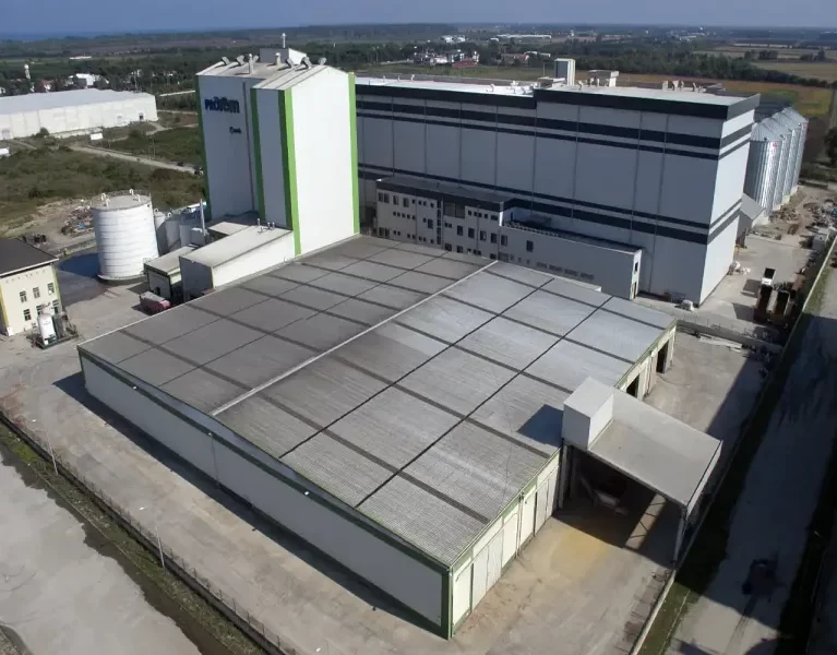 Samsun Gıda Organize Sanayi Bölgesi’nde 19.000 m² alan üzerinde kurulu tesisimiz 10.000 m² kapalı alana sahiptir.