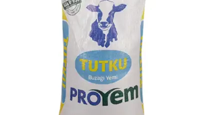 Süt veya mamadan kesilmiş buzağıların beslenmesinde kullanılır. Buzağılara 6 aylık olana kadar verilir. Buzağı 2 yemi içerisine %35 oranında kuru ot karıştırılıp kullanılmalıdır. FAYDALARI Süratli büyüme ve gelişim sağlar. Lezzetli ve sindirilebilirliği yüksek hammaddelerden üretilmiştir. İşkembe gelişimini hızlandırır.